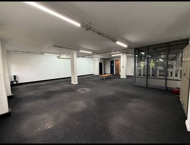 144M² OFFICE TO LET IN GREENSIDE